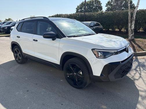 2025 Volkswagen Taos 1.5T SE Black