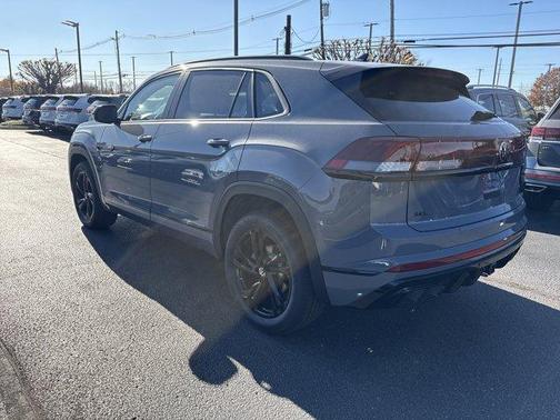 2026 Volkswagen Atlas Cross Sport 2.0T SEL R-Line Black