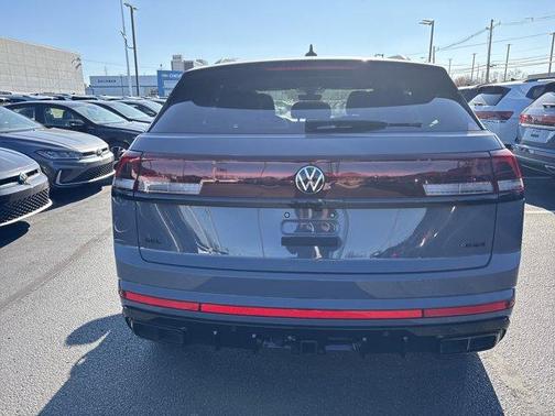 2026 Volkswagen Atlas Cross Sport 2.0T SEL R-Line Black