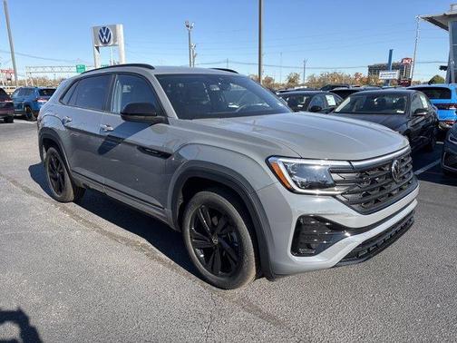 2026 Volkswagen Atlas Cross Sport 2.0T SEL R-Line Black