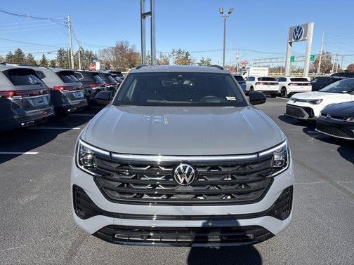 2026 Volkswagen Atlas Cross Sport 2.0T SEL R-Line Black