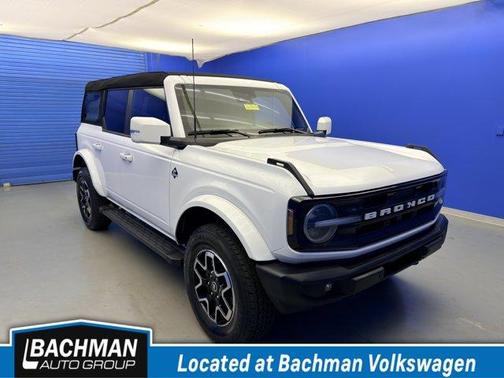 Oxford White 2023 Ford Bronco Outer Banks