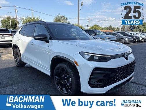 2025 Volkswagen Tiguan 2.0T SE R-Line Black