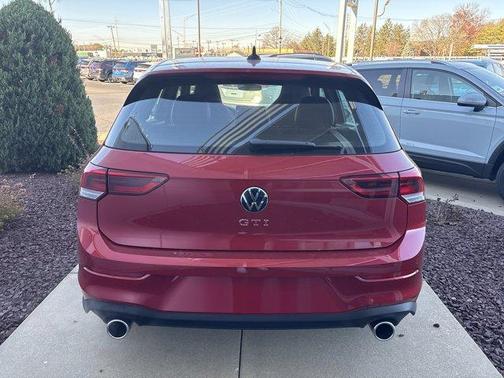 2025 Volkswagen Golf GTI 2.0T SE