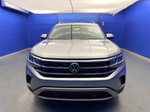Pyrite Silver Metallic 2023 Volkswagen Atlas 3.6L SEL