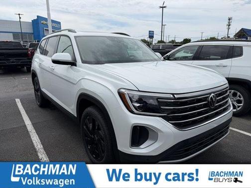Opal White Pearl 2026 Volkswagen Atlas 2.0T SE W/TECHNOLOGY