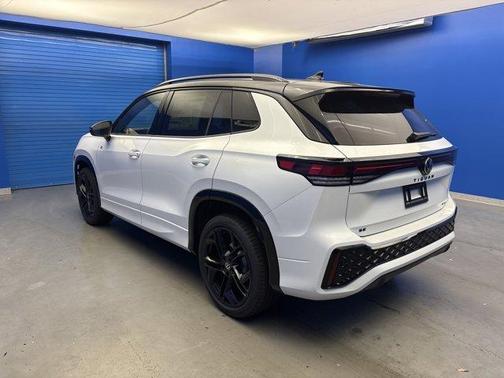 2025 Volkswagen Tiguan 2.0T SE R-Line Black