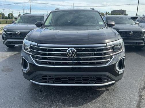 Deep Black Pearl 2026 Volkswagen Atlas 2.0T SE W/TECHNOLOGY