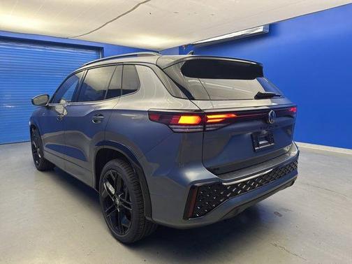 2025 Volkswagen Tiguan 2.0T SE R-Line Black