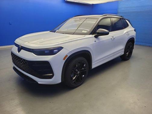 2025 Volkswagen Tiguan 2.0T SE R-Line Black