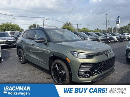 2025 Volkswagen Tiguan 2.0T SE R-Line Black