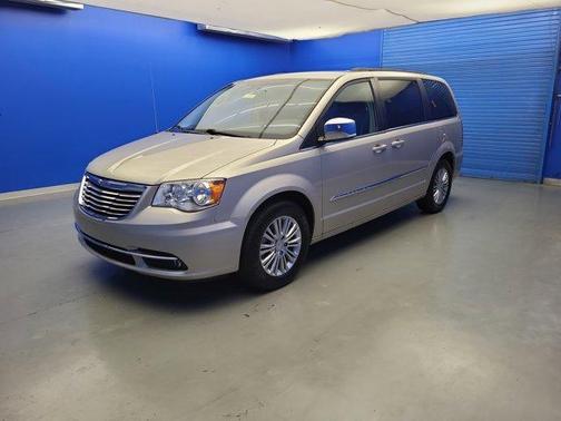 2015 Chrysler Town & Country Touring-L