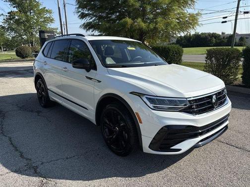 2024 Volkswagen Tiguan 2.0T SE R-Line Black