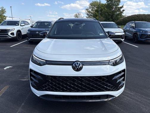 2025 Volkswagen Tiguan 2.0T SE R-Line Black