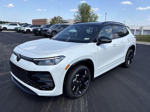 2025 Volkswagen Tiguan 2.0T SE R-Line Black