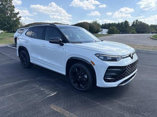 2025 Volkswagen Tiguan 2.0T SE R-Line Black
