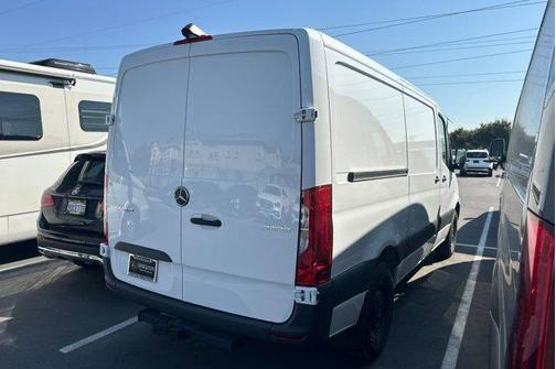 2025 Mercedes-Benz Sprinter 2500 Standard Roof