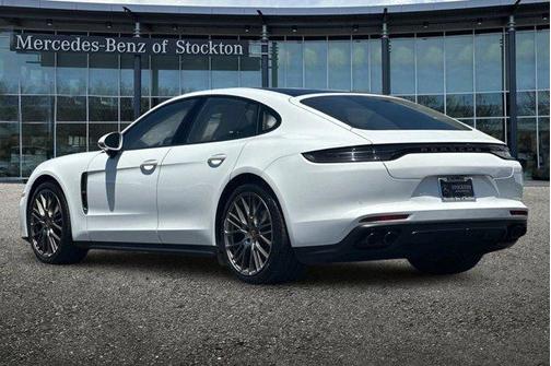 2023 Porsche Panamera