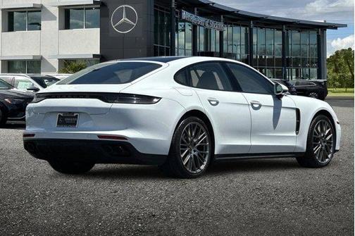 2023 Porsche Panamera