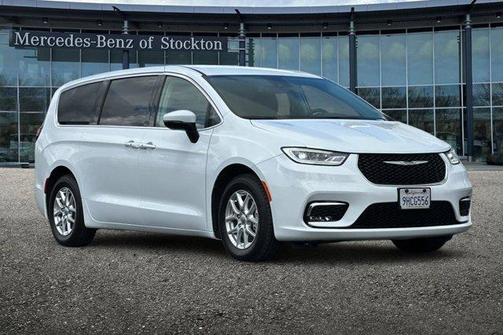 2023 Chrysler Pacifica Touring-L