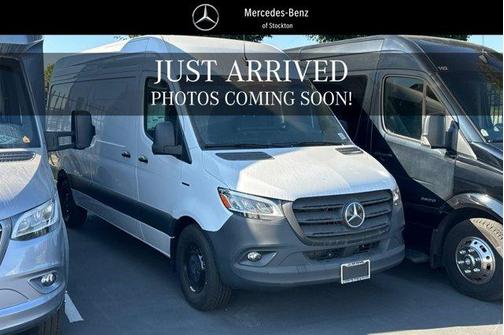 2024 Mercedes-Benz eSprinter 2500 170 WB High Roof Cargo