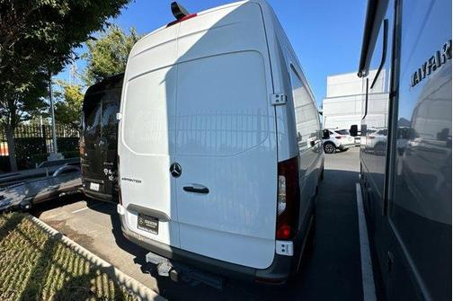 2024 Mercedes-Benz eSprinter 2500 170 WB High Roof Cargo