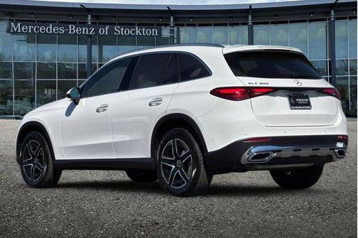 Polar White 2026 Mercedes-Benz GLC 300 Base 4MATIC