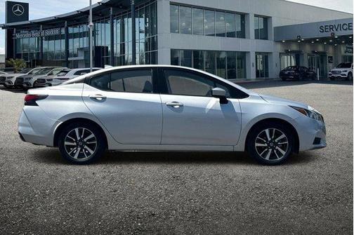 2022 Nissan Versa 1.6 SV