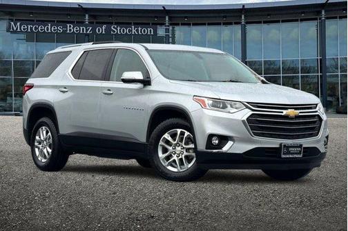Silver Ice Metallic 2018 Chevrolet Traverse LT Cloth