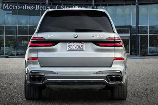 2023 BMW X7 M60i