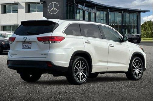 2018 Toyota Highlander 