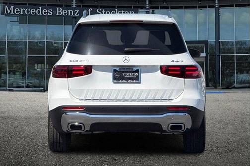 Polar White 2026 Mercedes-Benz GLB 250 Base 4MATIC
