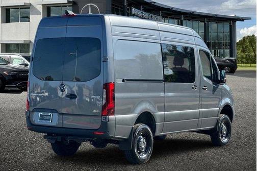 2025 Mercedes-Benz Sprinter 2500 144 WB Standard Roof Crew