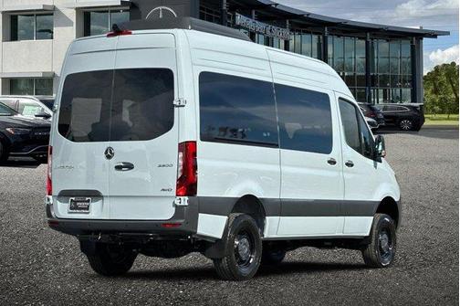 2026 Mercedes-Benz Sprinter 2500 144 WB Standard Roof Passenger