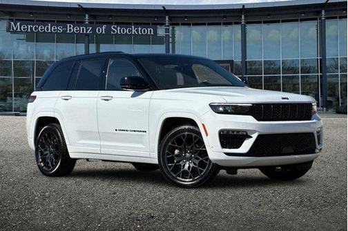 Bright White Clearcoat 2025 Jeep Grand Cherokee Summit