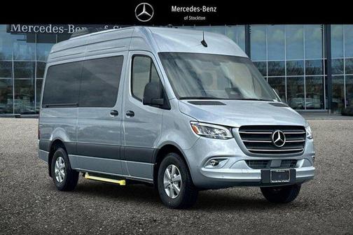 2025 Mercedes-Benz Sprinter 2500 144 WB Standard Roof Passenger