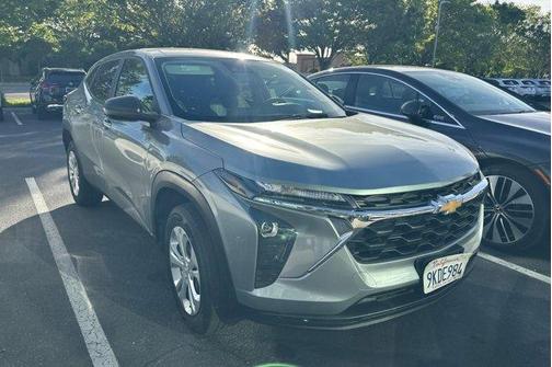 Sterling Gray Metallic 2024 Chevrolet Trax LS