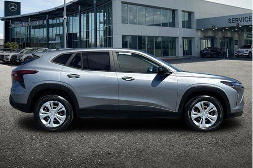 Sterling Gray Metallic 2024 Chevrolet Trax LS