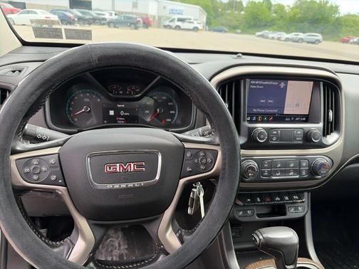 Summit White 2019 GMC Canyon Denali