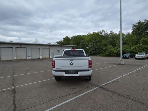 2022 RAM 3500 Big Horn Crew Cab 4x4 6'4' Box