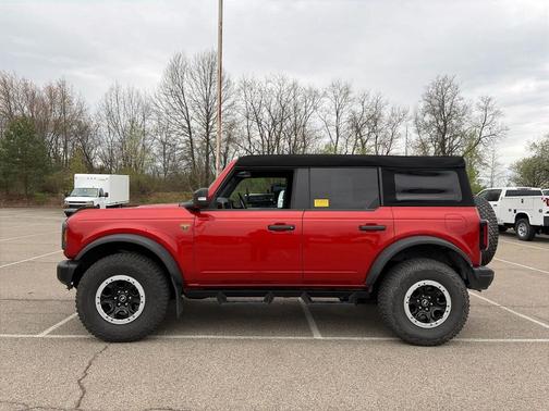 HOT PEPPER RED MET TINT CC 2023 Ford Bronco Badlands