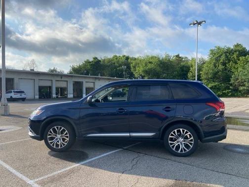 2016 Mitsubishi Outlander ES