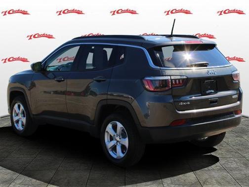 Photo 5 of 32 of 2018 Jeep Compass Latitude