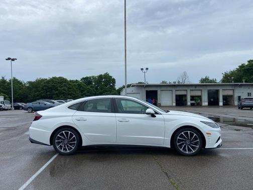 2022 Hyundai SONATA Limited