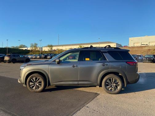 2022 Nissan Pathfinder SV 2WD
