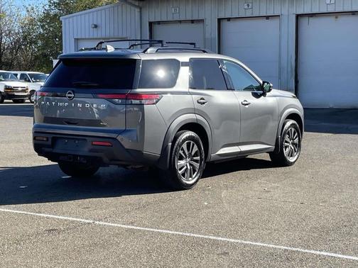 2022 Nissan Pathfinder SV 2WD