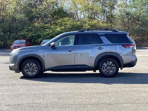 2022 Nissan Pathfinder SV 2WD