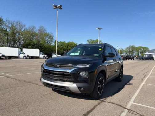 Mosaic Black Metallic 2023 Chevrolet Trailblazer LT