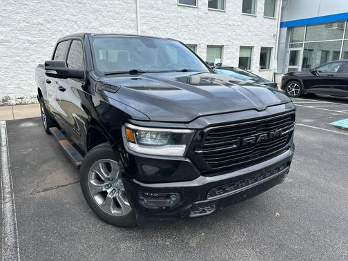 Diamond Black Crystal Pearlcoat 2019 RAM 1500 Big Horn