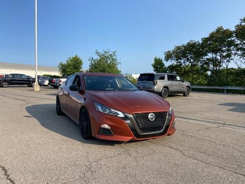 2022 Nissan Altima SR Intelligent AWD